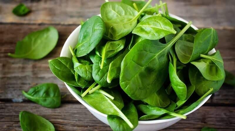 rau chân vịt chứa nhiều biotin