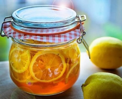 bảo quản chanh mật ong trong lọ thủy tinh