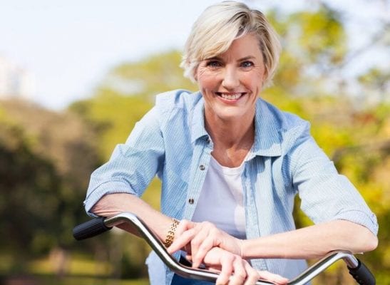 thái độ sống tích cực giúp trẻ lâu hơn